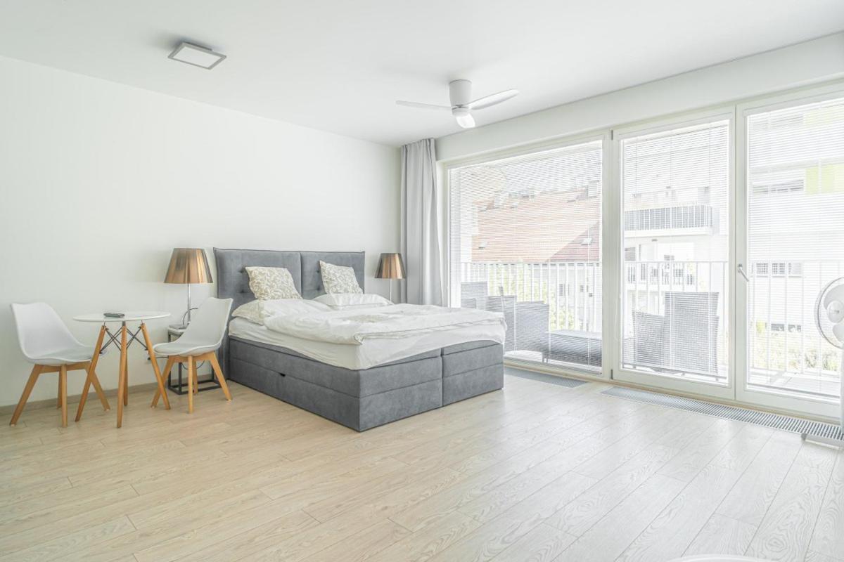 Apartment Karel With Garage Parking ปราก ภายนอก รูปภาพ
