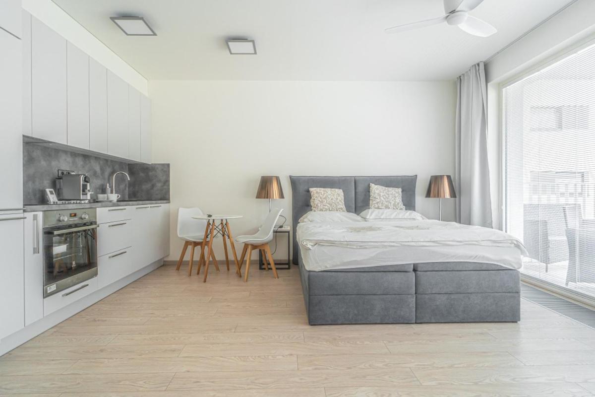 Apartment Karel With Garage Parking ปราก ภายนอก รูปภาพ